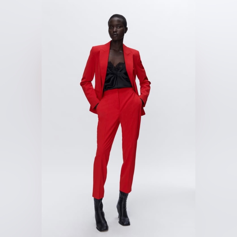 ZARA SUIT ♥️ 
BADIC BLAZER & ANKLE PANTS
Red 0/2753/253/600/36